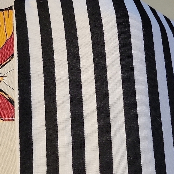 EXPRESS black and white strapless dress. Form fitting with flared skirt. Size 4 - Picture 4 of 9